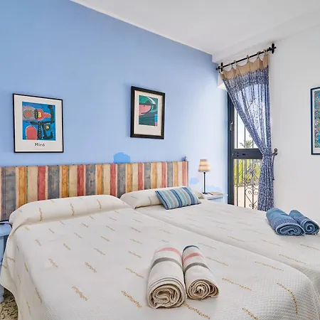 Casa Con Bellas Vistas Sobre La Bahia De * 内尔哈